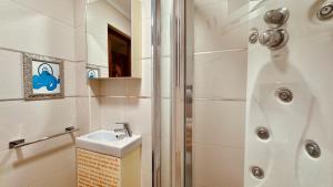 Ένα μπάνιο στο Click & Guest -Tablero Dreams in Maspalomas