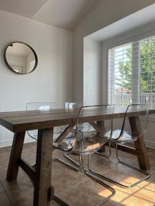 Billede fra billedgalleriet på Modern Detached Home in the Suburbs of Toronto i Ajax + 34 billeder