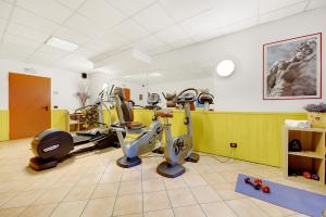 Posilňovňa alebo fitness centrum v ubytovaní Aparthotel Majestic
