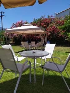 A garden outside Studios Periklis
