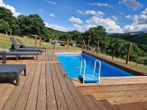 Bazén v ubytování Agriturismo Cisogna nebo v jeho okolí