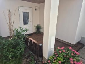 Ein Garten an der Unterkunft Feriendomizil im Lieper Winkel