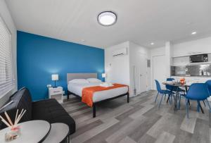 Η κουζίνα ή μικρή κουζίνα στο Amazing Balcony Studio at the beach with Parking -M44