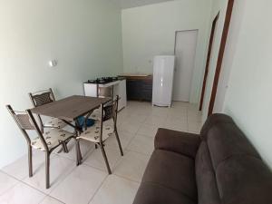 Eldhús eða eldhúskrókur á CASAS com PISCINA SENSACIONAIS NO CENTRO - Residencial Tchê