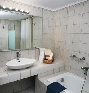 Koupelna v ubytování Aoni Suites