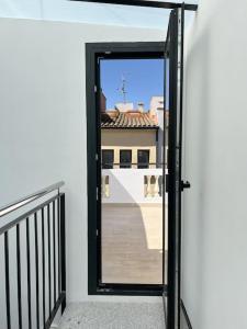 罗萨斯Moderno apartamento con terraza en la azotea的相册照片