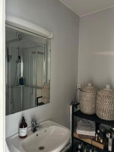 Afbeelding uit fotogalerij van Fornebu Holtekilen panorama in Stabekk +10 foto's