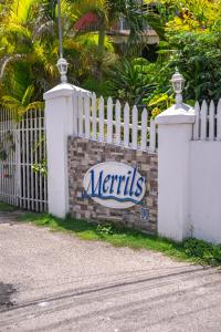 Vrt pred nastanitvijo Merrils Beach Resort II
