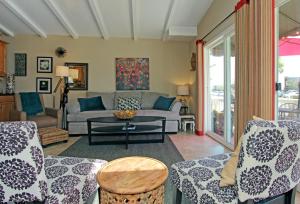 Posezení v ubytování Lower West Newport + 22 fotografií