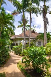 Vrt pred nastanitvijo Merrils Beach Resort II