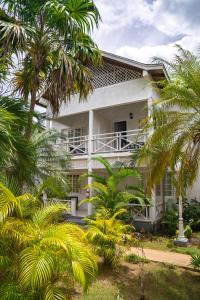Vrt pred nastanitvijo Merrils Beach Resort II