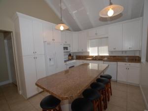 Η κουζίνα ή μικρή κουζίνα στο 3112 W Oceanfront B