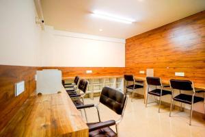 Posezení v ubytování Elite Enclave - Spark - 2BHK Luxury Serviced Apartment