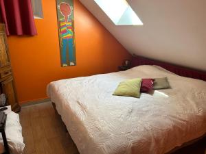 Postel nebo postele na pokoji v ubytování Chambre d'hotes "L'étable d'irène" + 37 fotografií