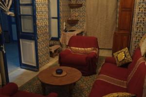 Belle maison dans la Médina的休息区