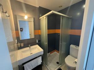 Phòng tắm tại Apartamento na Praia da Barra +13 ảnh