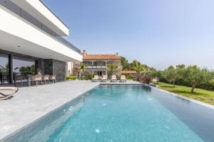 Bazén v ubytování Villa Sika nebo v jeho okolí + 83 fotografií