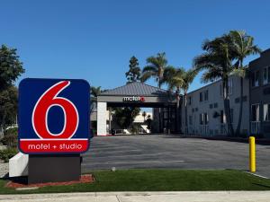 Certifikát, hodnocení, plakát nebo jiný dokument vystavený v ubytování Motel 6-Carson, CA