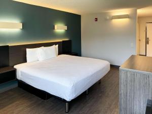 Postel nebo postele na pokoji v ubytování Motel 6-Carson, CA