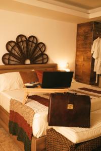 Giường trong phòng chung tại drb Suites