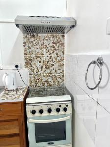 Kuchyň nebo kuchyňský kout v ubytování Cosy Furnished Unit Great Spot Labasa Jumanzuls Abode