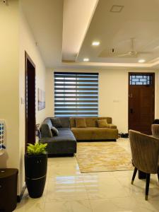 Ruang duduk di Green Star City Apartment