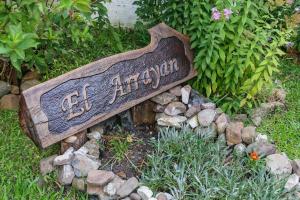 Ein Garten an der Unterkunft El Arrayan " No acepta mascotas"