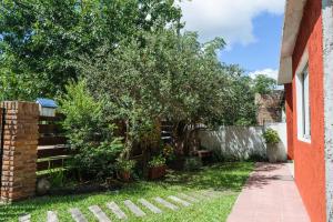 Ein Garten an der Unterkunft El Arrayan " No acepta mascotas"