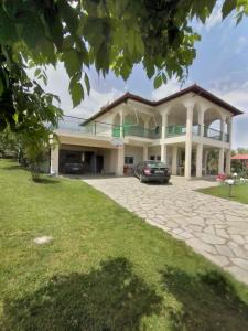 Το κτήριο όπου στεγάζεται  το διαμέρισμα