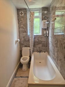 Gallery image of 3 bed house - all amenities - Middleton in Middleton