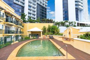 Bazén v ubytování Sapphire Suite - Central Boutique Resort Vibes nebo v jeho okolí