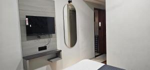 TV a/nebo společenská místnost v ubytování Hotel allen