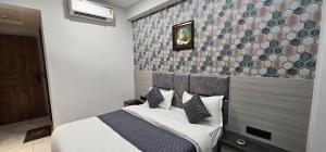 Postel nebo postele na pokoji v ubytování Hotel allen + 7 fotografií