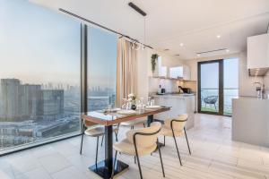 Fotografie z fotogalerie ubytování STAY BY LATINEM Luxury 2BR Holiday Home W3303 near Burj Khalifa v Dubaji