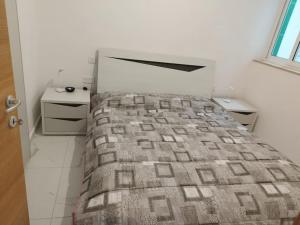 Postel nebo postele na pokoji v ubytování Go Exchange, Block D, Apt 6 Entire Unit