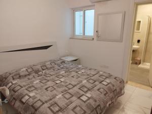 Postel nebo postele na pokoji v ubytování Go Exchange, Block D, Apt 6 Entire Unit