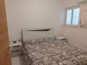 Postel nebo postele na pokoji v ubytování Go Exchange, Block D, Apt 6 Entire Unit