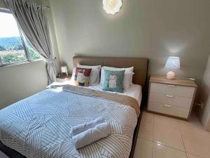 Postel nebo postele na pokoji v ubytování Kinrara Puchong Bukit Jalil Sunway 3 bedroom condo comes with 2 parking
