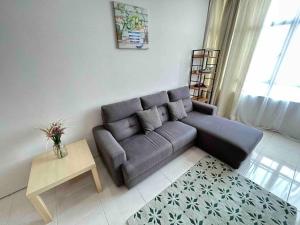 Posezení v ubytování Kinrara Puchong Bukit Jalil Sunway 3 bedroom condo comes with 2 parking