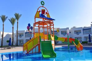 Басейн в Renaissance Sharm El Sheikh Golden View Beach Resort або поблизу