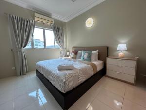Postel nebo postele na pokoji v ubytování Kinrara Puchong Bukit Jalil Sunway 3 bedroom condo comes with 2 parking