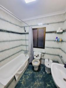 Billede fra billedgalleriet på Newly Refurbished Room 2 i La Línea de la Concepción + 19 billeder