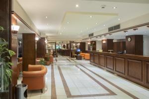 Lobby alebo recepcia v ubytovaní Manousos City Hotel + 37 fotografií