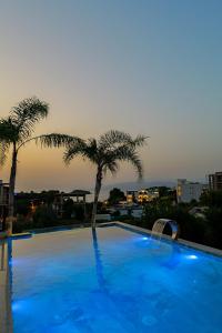 Bazén v ubytování Sunlight Hotel nebo v jeho okolí