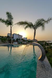 Bazén v ubytování Sunlight Hotel nebo v jeho okolí