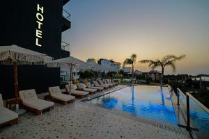 Bazén v ubytování Sunlight Hotel nebo v jeho okolí