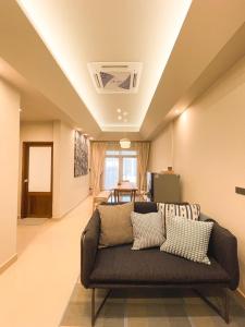 Khu vực ghế ngồi tại AobOun House Bangsaen บ้านโอบอุ่น บางแสน