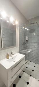 Ένα μπάνιο στο HomeComfort Apartament DeLux