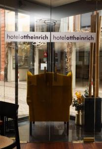 Ein Zertifikat, Auszeichnung, Logo oder anderes Dokument, das in der Unterkunft Hotel Ottheinrich ausgestellt ist