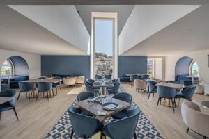 Uma área de estar em Hotel do Chiado